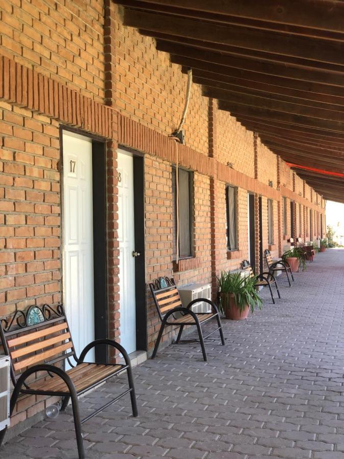 Hotel Y Balneario Ojo Caliente Камарго Экстерьер фото